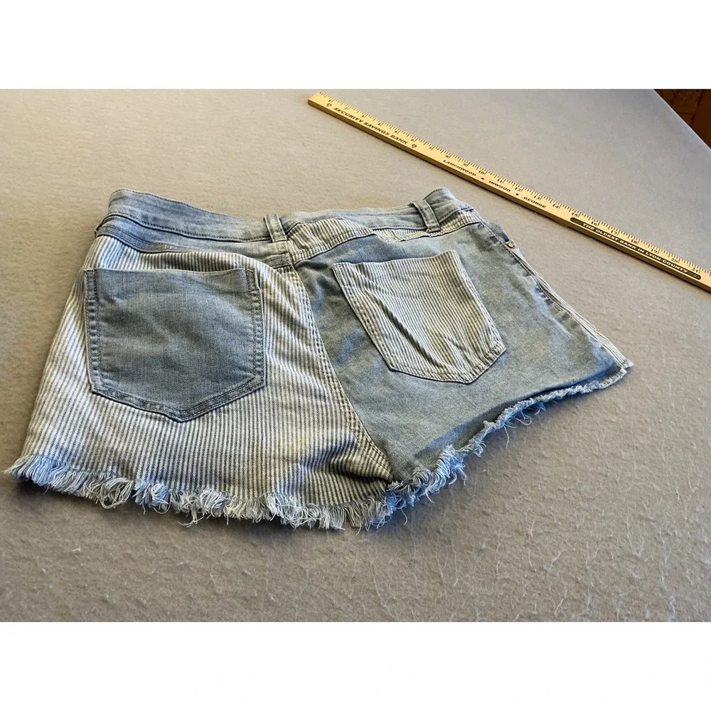 Rewash Mixed Media Denim Shorts Pinstripe Distressed Frayed Size‎ 11/30 Boho